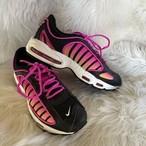 ❤️NIKE AIR MAX (Women’s)❤️